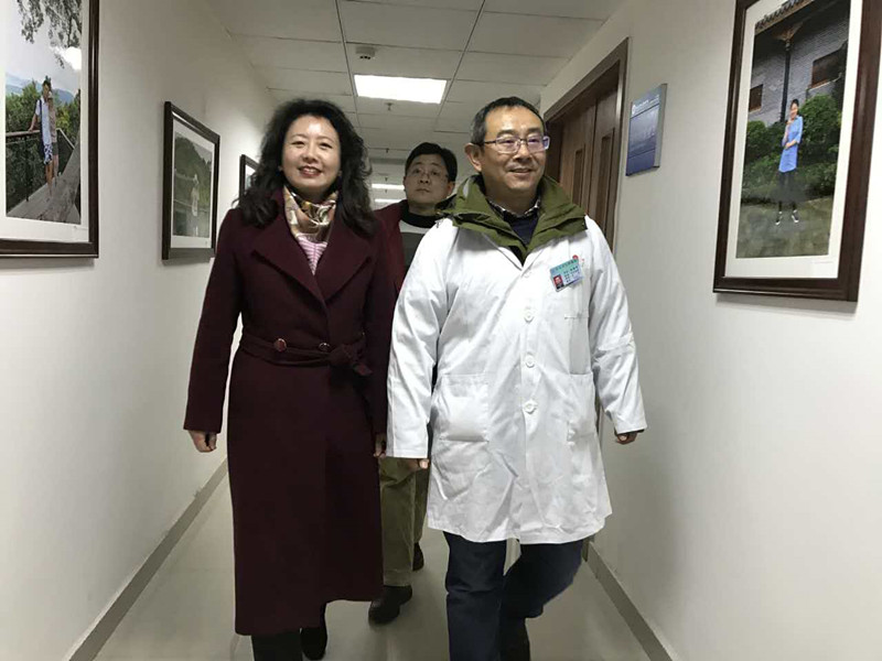成都市二院病理科主任一行来院参观交流