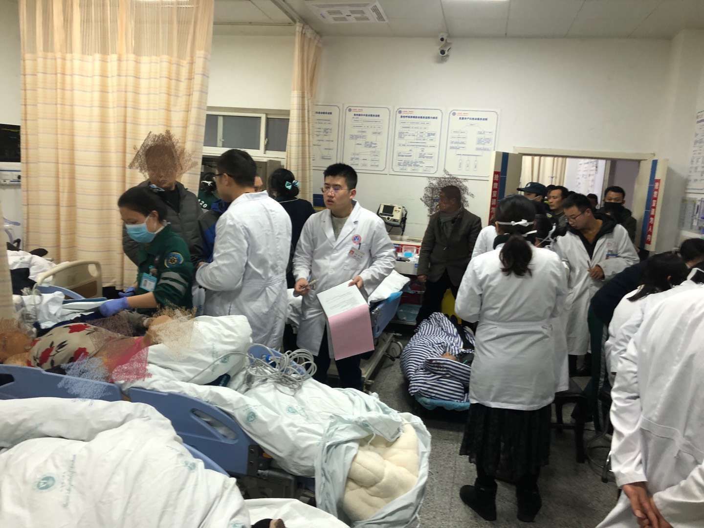 最多,抢救和管理任务最重的科室,是所有急诊患者入院治疗的必经之路