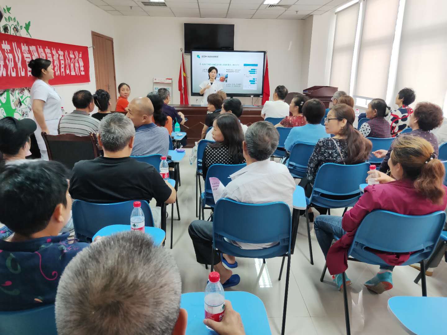 持之以恒乐教不倦呼吸与危重症医学科举办哮喘专病门诊患者教活动