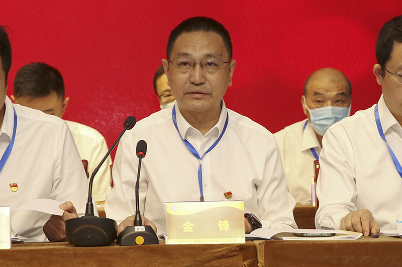 党委副书记,院长庞波同志作报告医院党政领导班子,职工代表,工会代表