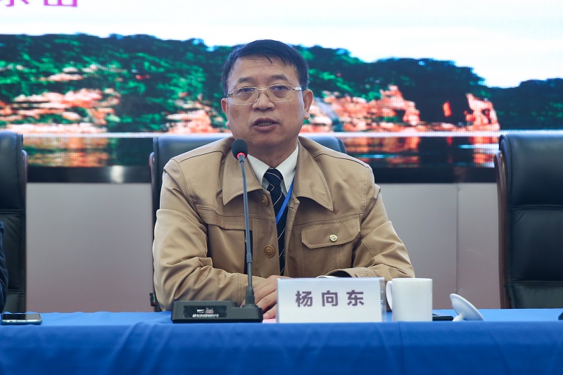 四川省医师协会肛肠分会会长杨向东致开幕辞我院副院长魏茂刚致开幕辞