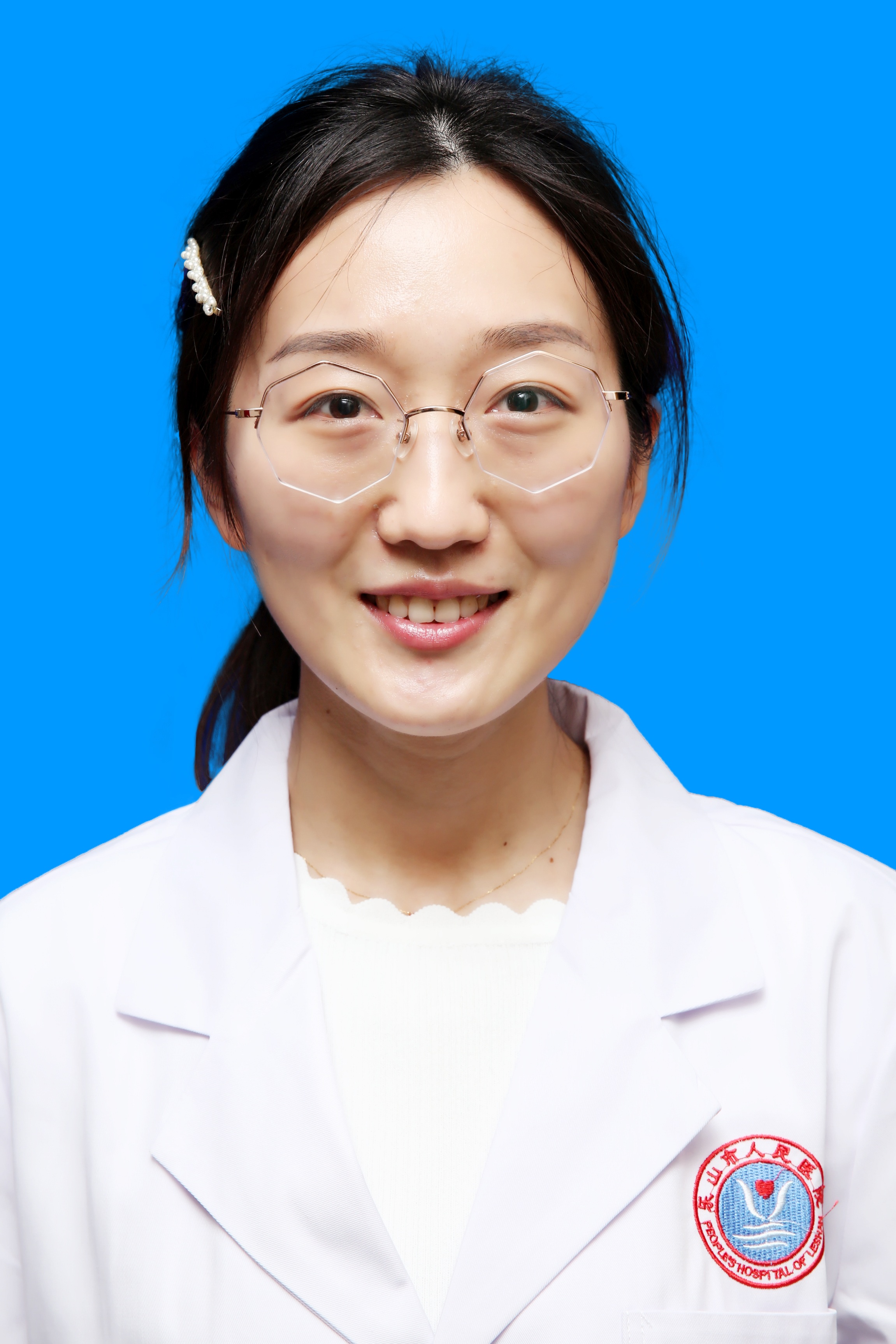 2155 王妍宇 主治医师 - 副本(1).JPG